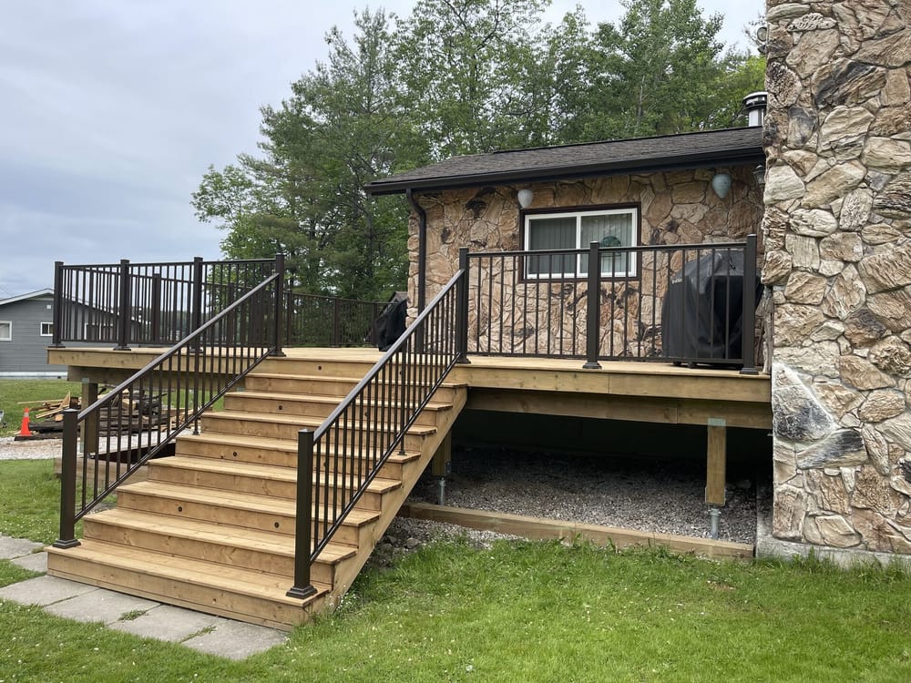 Cedar deck stairs with aluminum picket railing